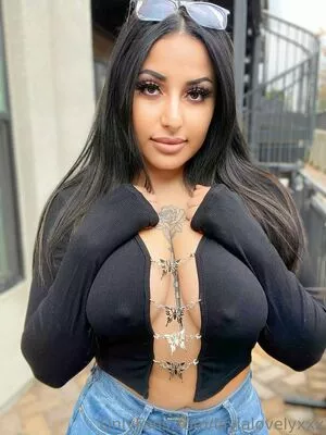 laylalovelyxxx / layla_lovely57 nude photo #1426