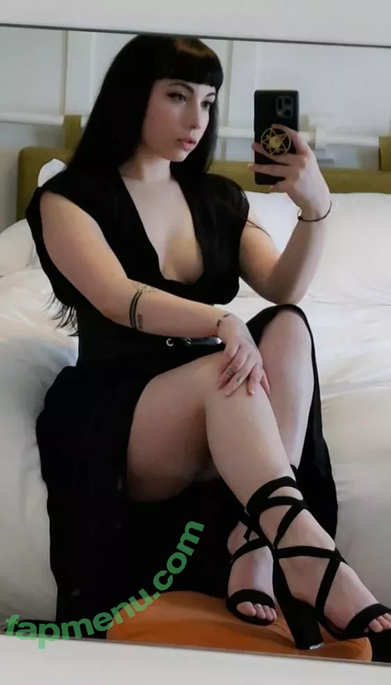 Layna Lazar nude photo #0001 (LaynaLazar)