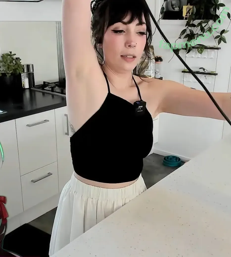 Layna Lazar nude photo #0141 (LaynaLazar)