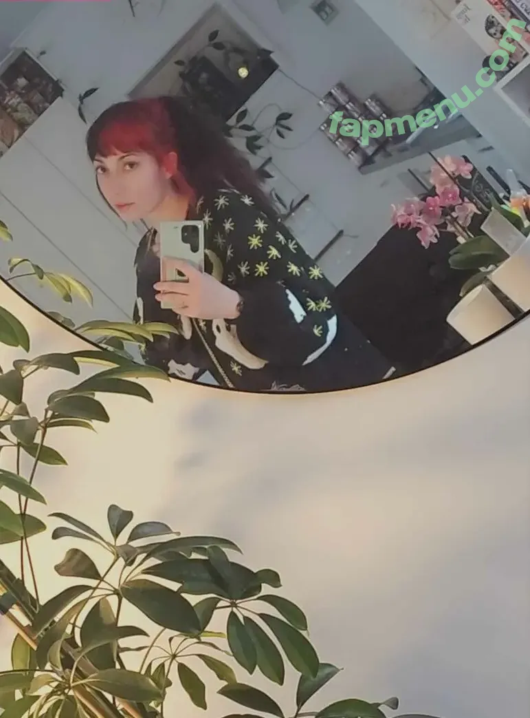 Layna Lazar nude photo #0173 (LaynaLazar)