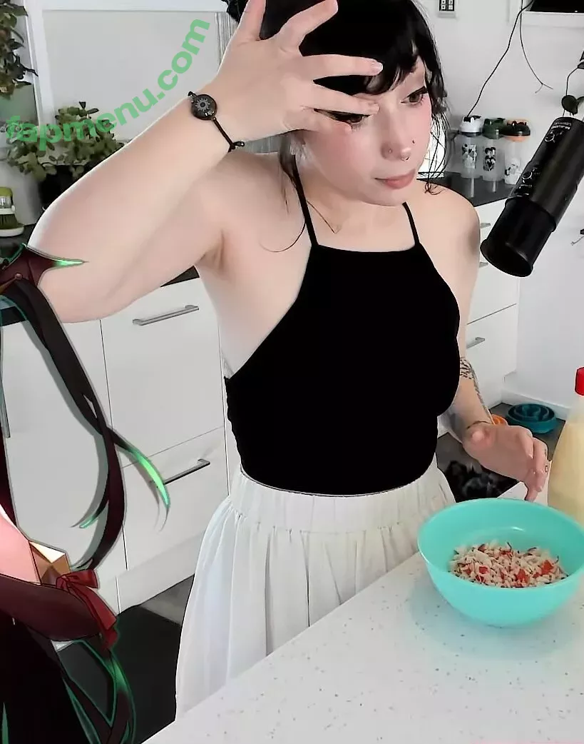 Layna Lazar nude photo #0201 (LaynaLazar)