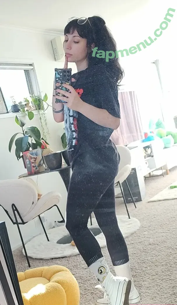 Layna Lazar nude photo #0276 (LaynaLazar)