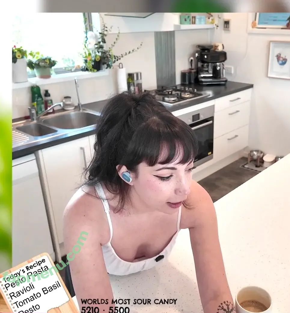 Layna Lazar nude photo #0358 (LaynaLazar)