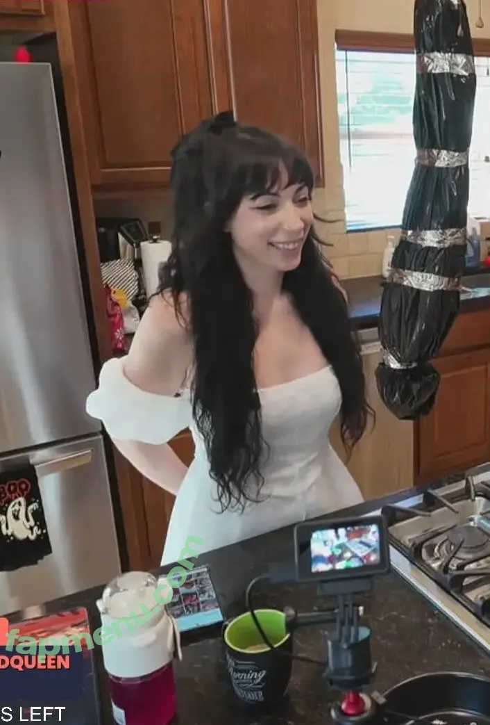 Layna Lazar nude photo #0401 (LaynaLazar)