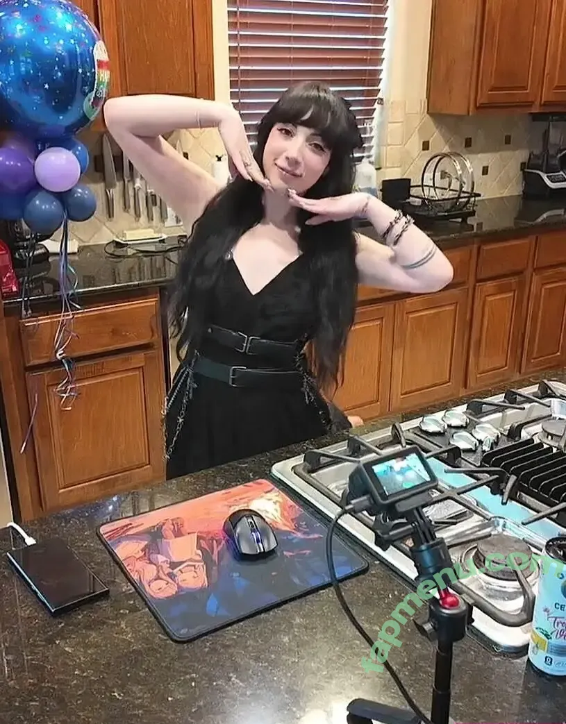 Layna Lazar nude photo #0443 (LaynaLazar)