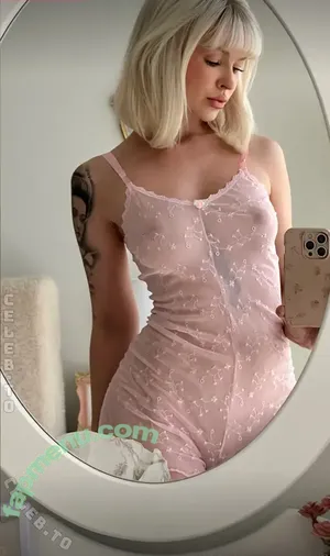 laynaboo / _laynatime / layna.me nude photo #0016