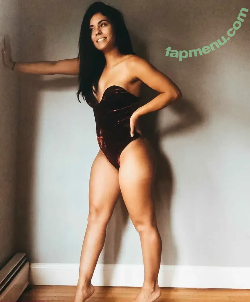 Laysaneto nude photo #0032 (Laysamichelle / Youknowxo / mynameislaysa / u190377325)