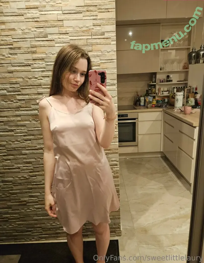 lbelanel nude photo #0109 (Laura / smallxlaura)