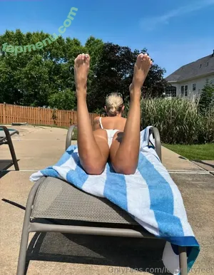  nude photo #0004