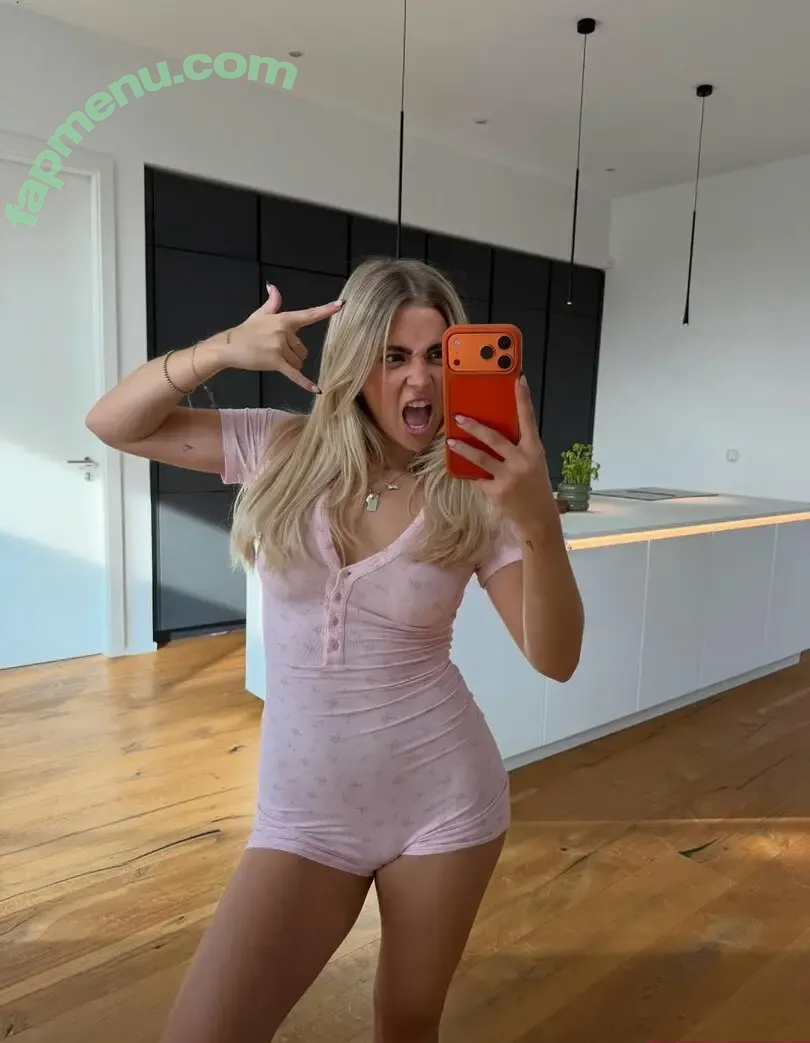 Lea Breuer nude photo #0219 (leabreuerr)