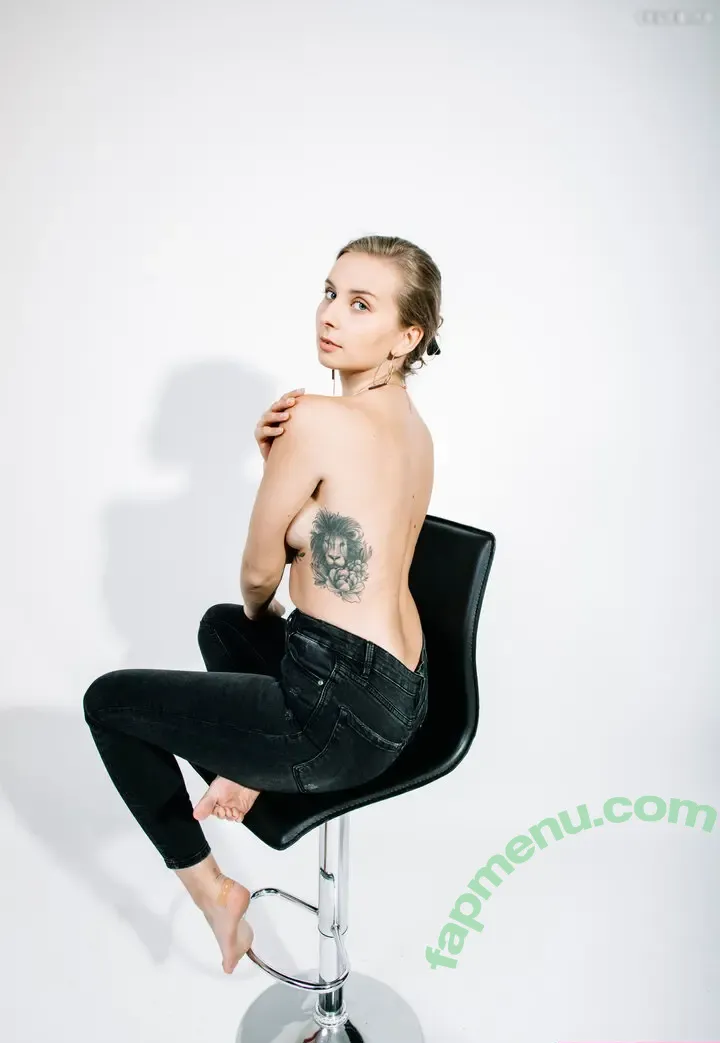 Lea denko nude photo #0021 (bild21 / lea.denko)