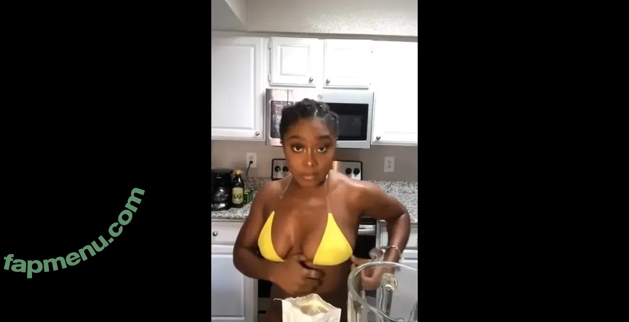 Lea'h Sampson nude photo #0086 (leeleesimpson)