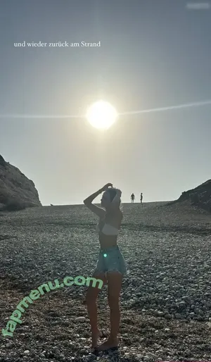 Lea Katharina Maria / Leakatharinamaria nude photo #0244