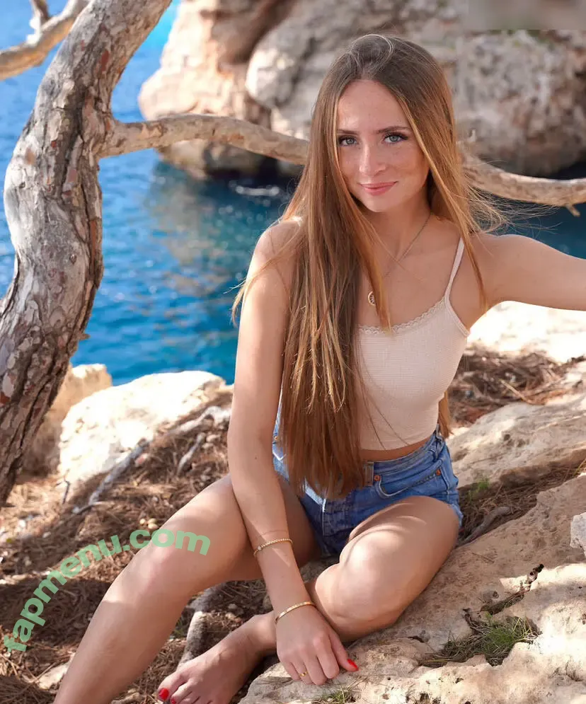 Lea Katharina Maria nude photo #0029 (Leakatharinamaria)