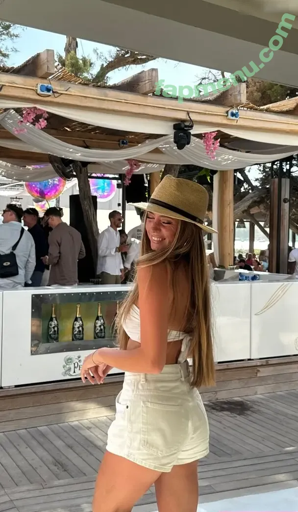 Lea Katharina Maria nude photo #1213 (Leakatharinamaria)