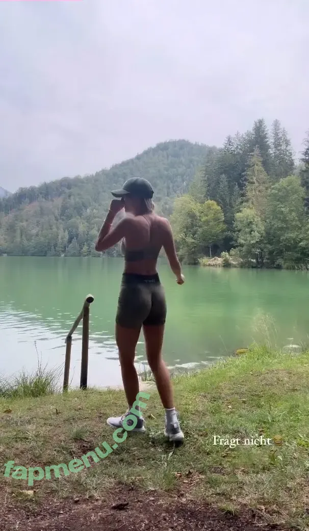 Lea Katharina Maria nude photo #1383 (Leakatharinamaria)