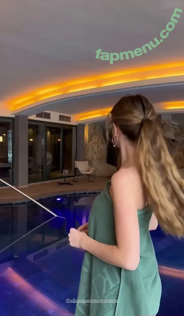 Lea Katharina Maria nude photo #1657 (Leakatharinamaria)