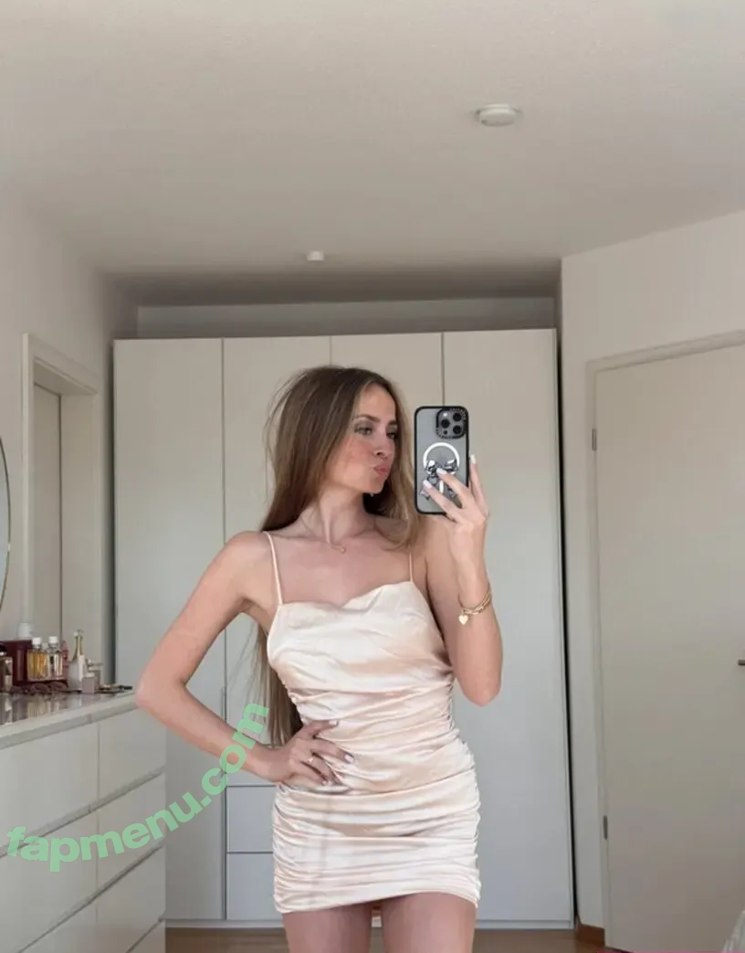 Lea Katharina Maria nude photo #1768 (Leakatharinamaria)