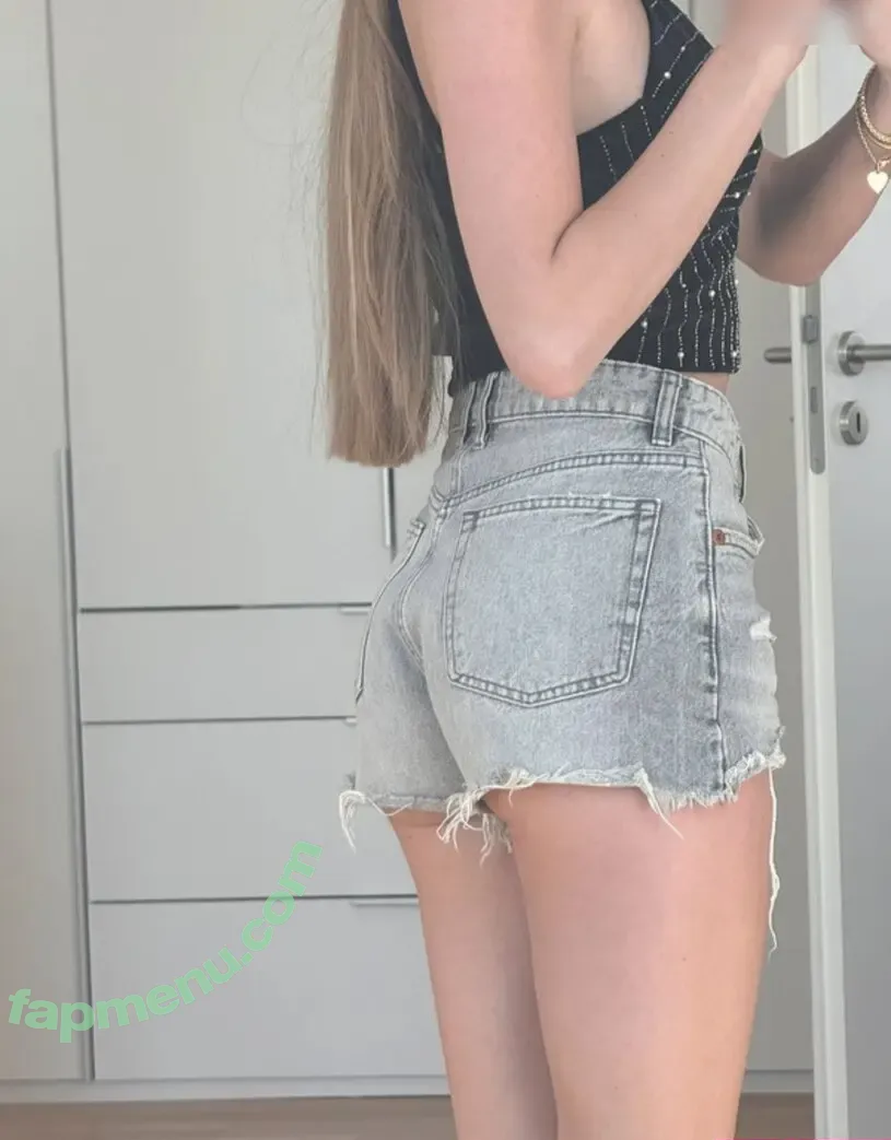 Lea Katharina Maria nude photo #1770 (Leakatharinamaria)