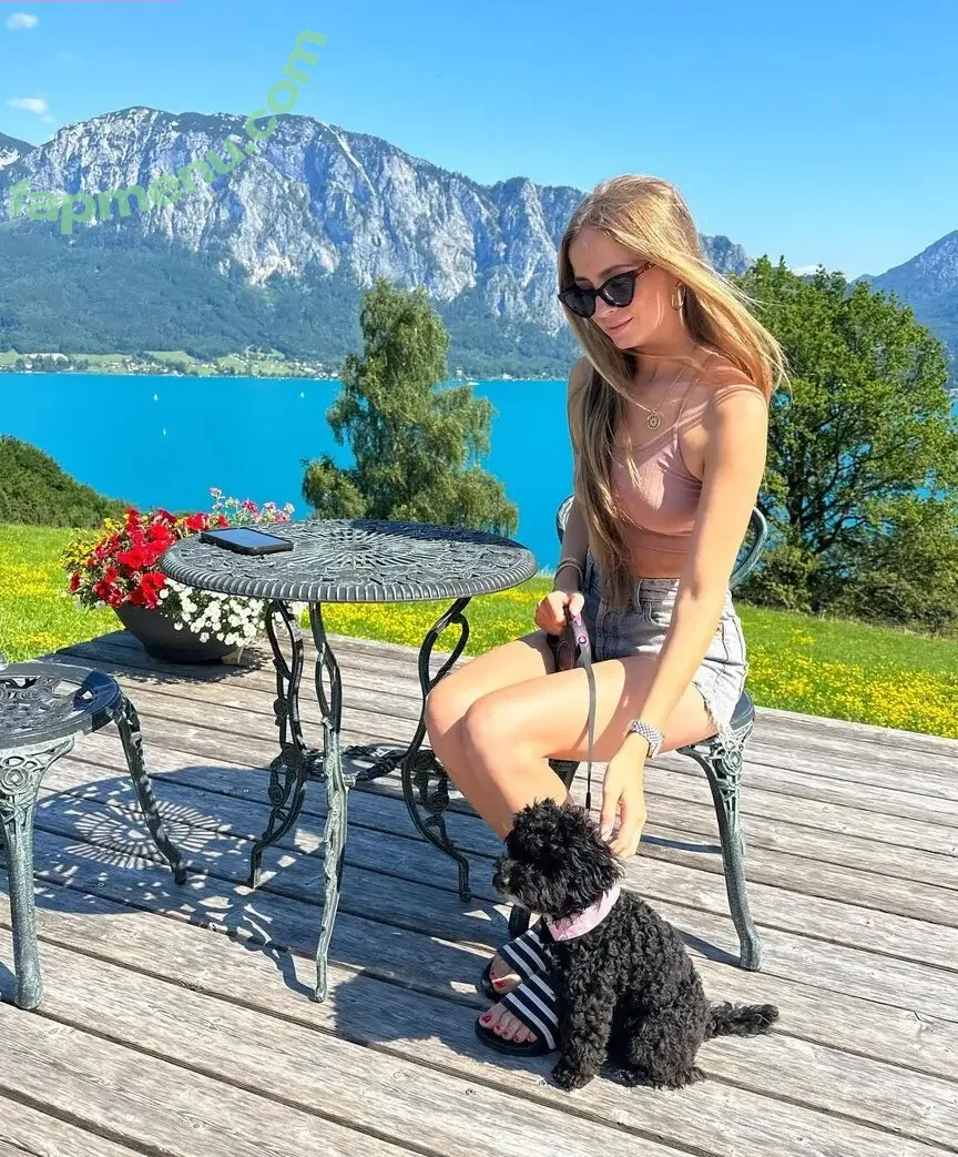 Lea Katharina Maria nude photo #1822 (Leakatharinamaria)