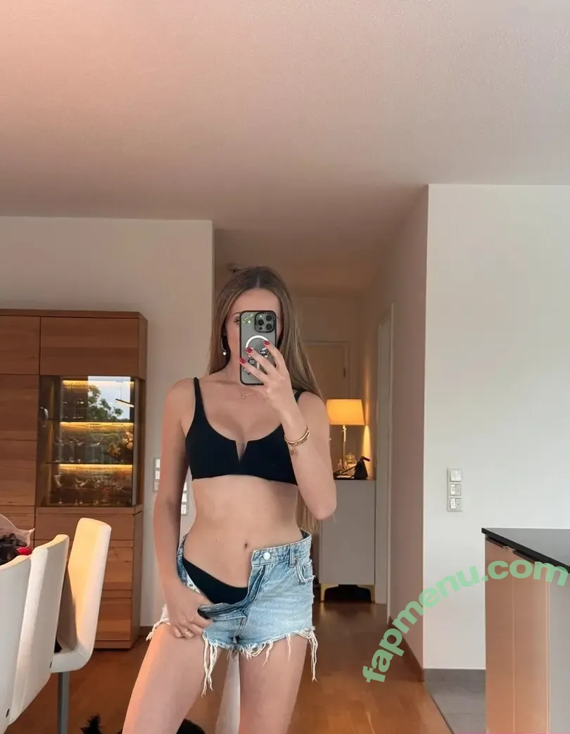 Lea Katharina Maria nude photo #1922 (Leakatharinamaria)