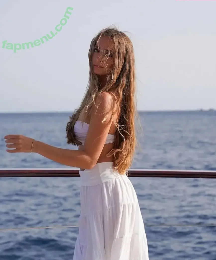 Lea Katharina Maria nude photo #1931 (Leakatharinamaria)