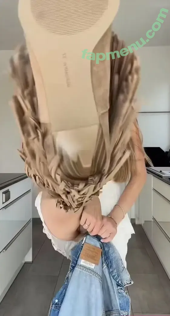 Lea Katharina Maria nude photo #1995 (Leakatharinamaria)