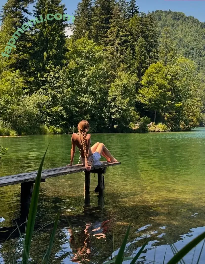 Lea Katharina Maria nude photo #1998 (Leakatharinamaria)