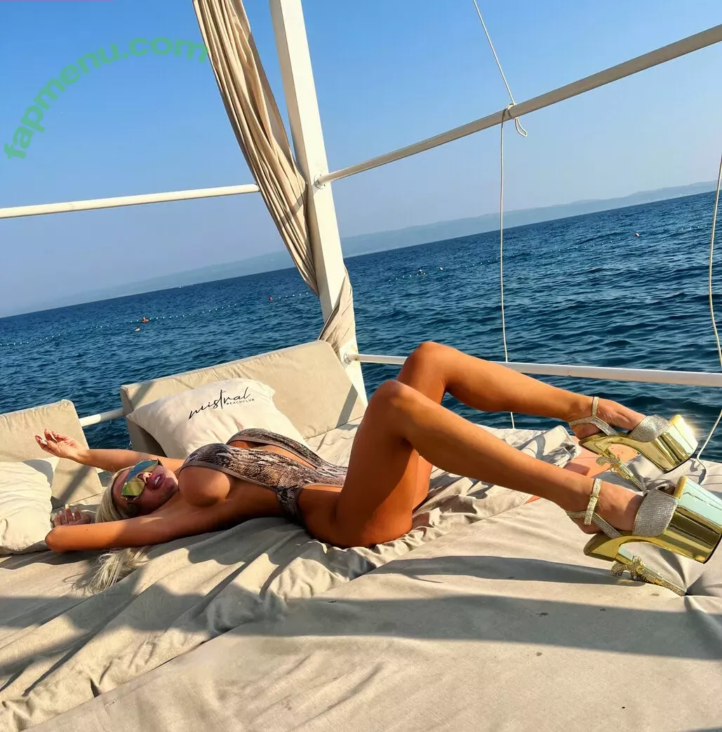 Lea Keler nude photo #0056 (lea.keler / leaa.keler)