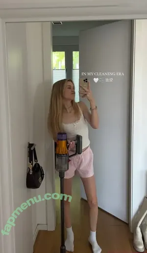 Lea Peach / Looskanal / lea / lea.peach / wifiloo_m nude photo #0743