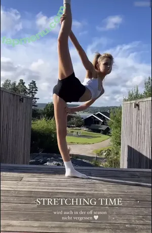 Lea Peach / Looskanal / lea / lea.peach / wifiloo_m nude photo #0753