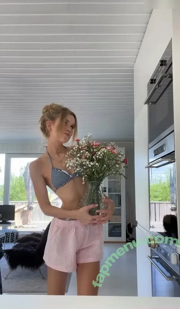 Lea Peach nude photo #0762 (Looskanal / lea / lea.peach / wifiloo_m)