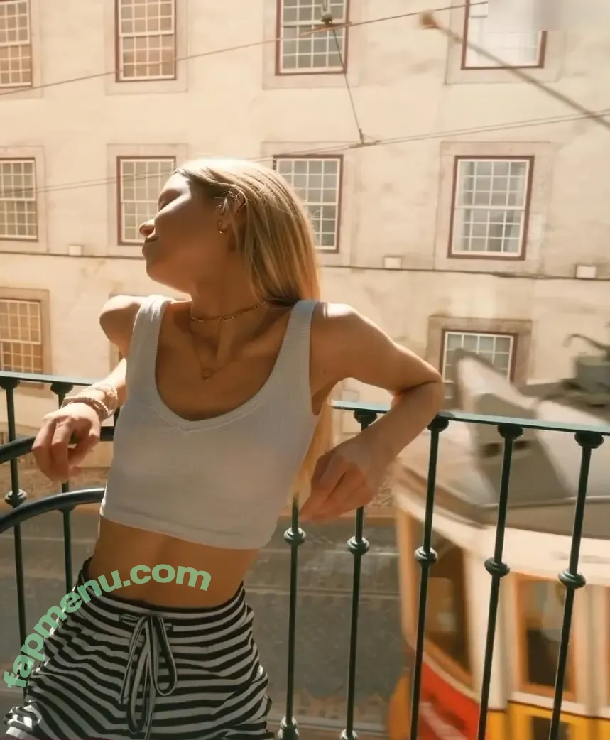 Lea Peach nude photo #0822 (Looskanal / lea / lea.peach / wifiloo_m)