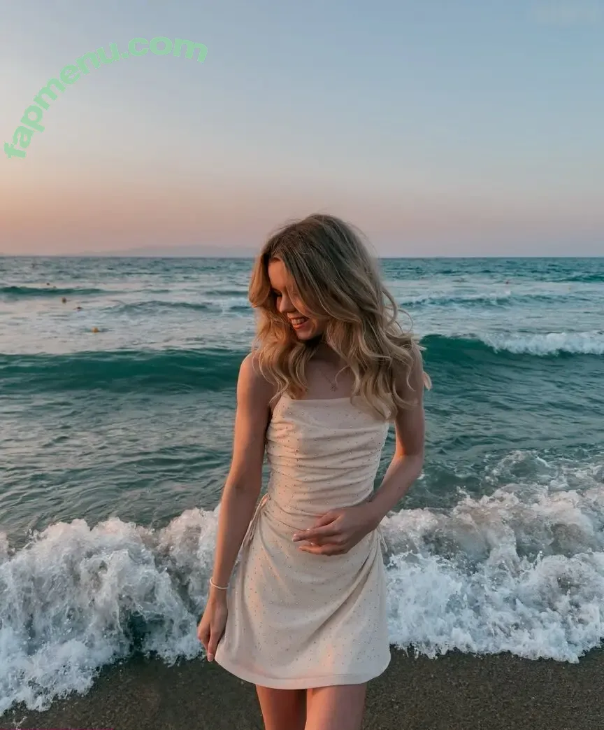 Lea Peach nude photo #1525 (Lea Peach)