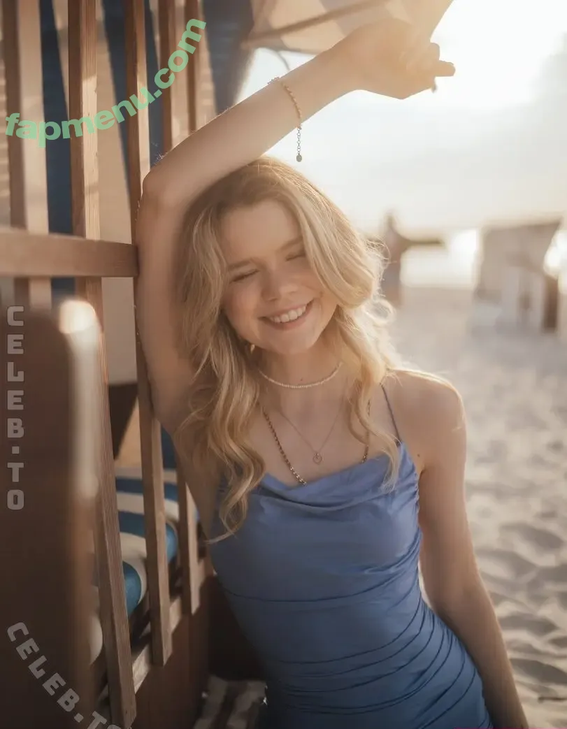 Lea Peach nude photo #1577 (Looskanal / lea / lea.peach / wifiloo_m)