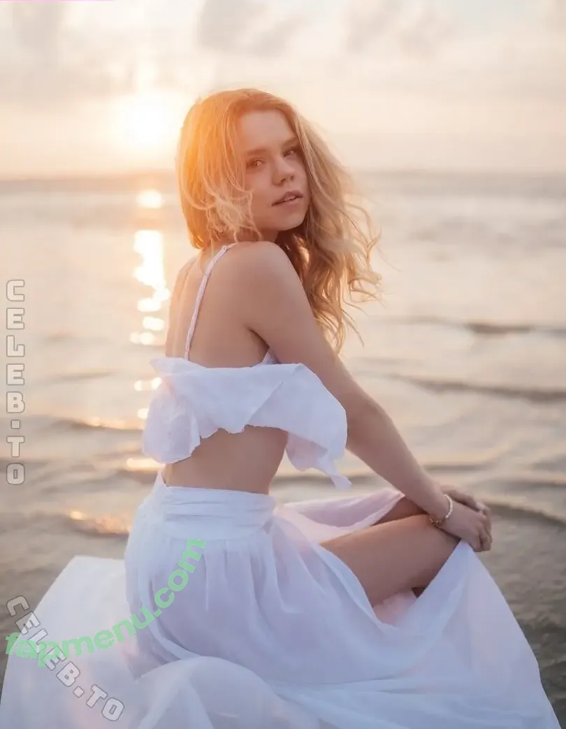 Lea Peach nude photo #1582 (Looskanal / lea / lea.peach / wifiloo_m)