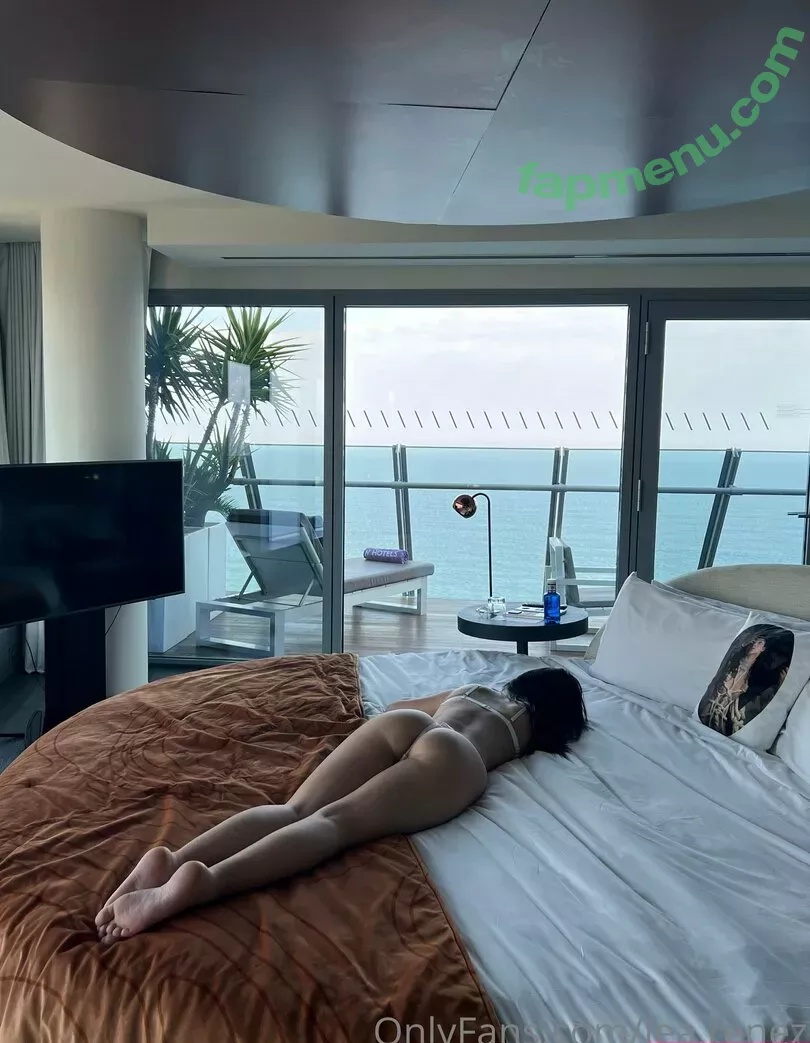 lea.renez nude photo #0204 (lea.renez)