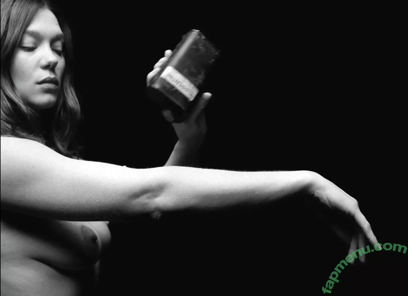 Lea Seydoux nude photo #0004 (leaseydouxfr)