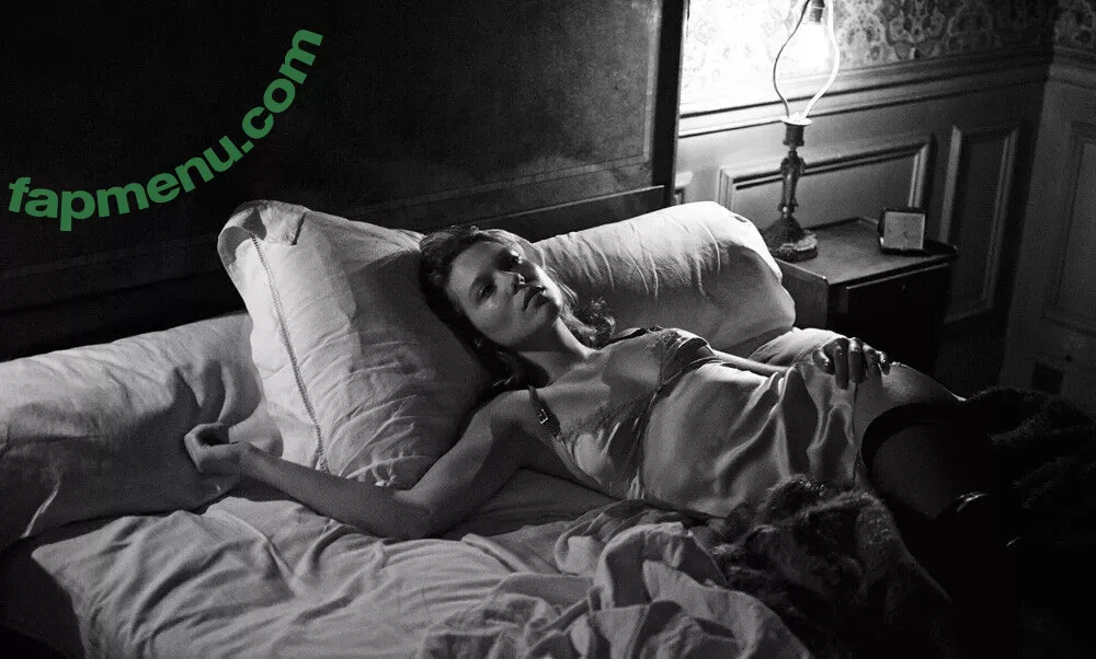 Lea Seydoux nude photo #0084 (leaseydouxfr)