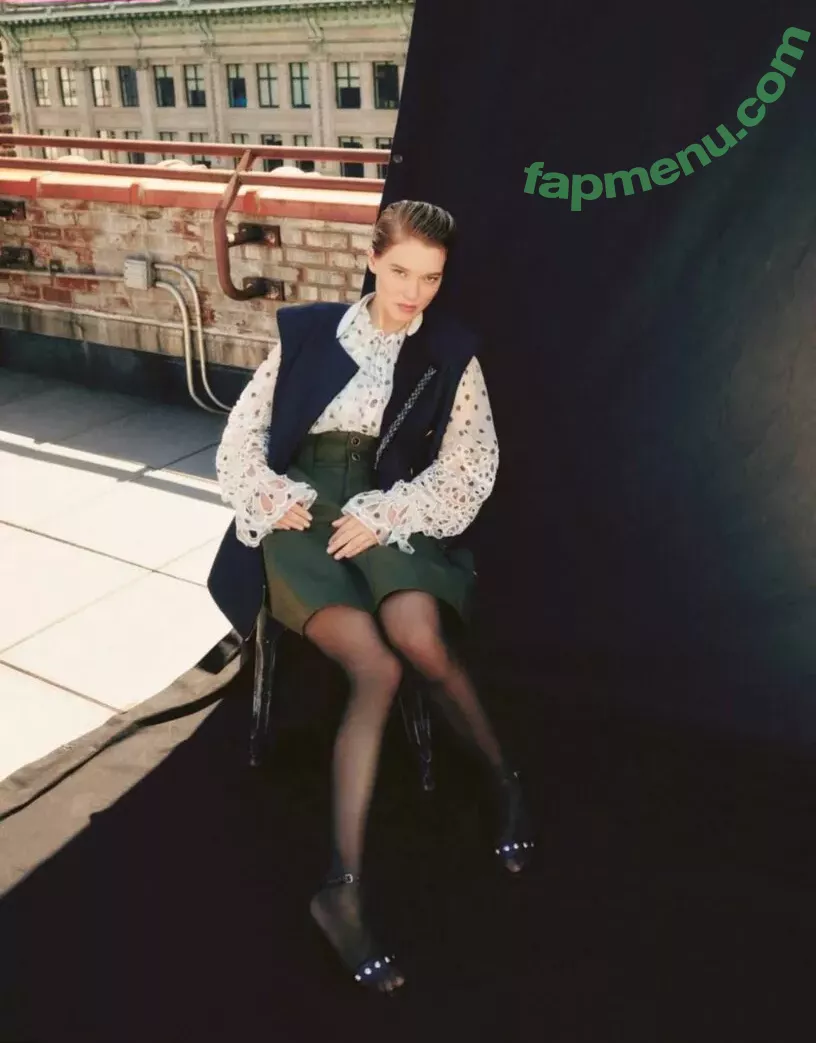 Lea Seydoux nude photo #0328 (leaseydouxfr)