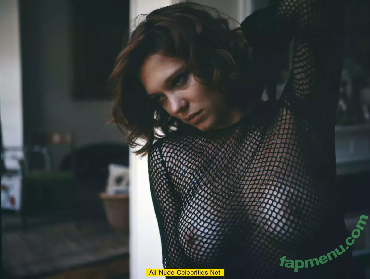 Lea Seydoux nude photo #0377 (leaseydouxfr)