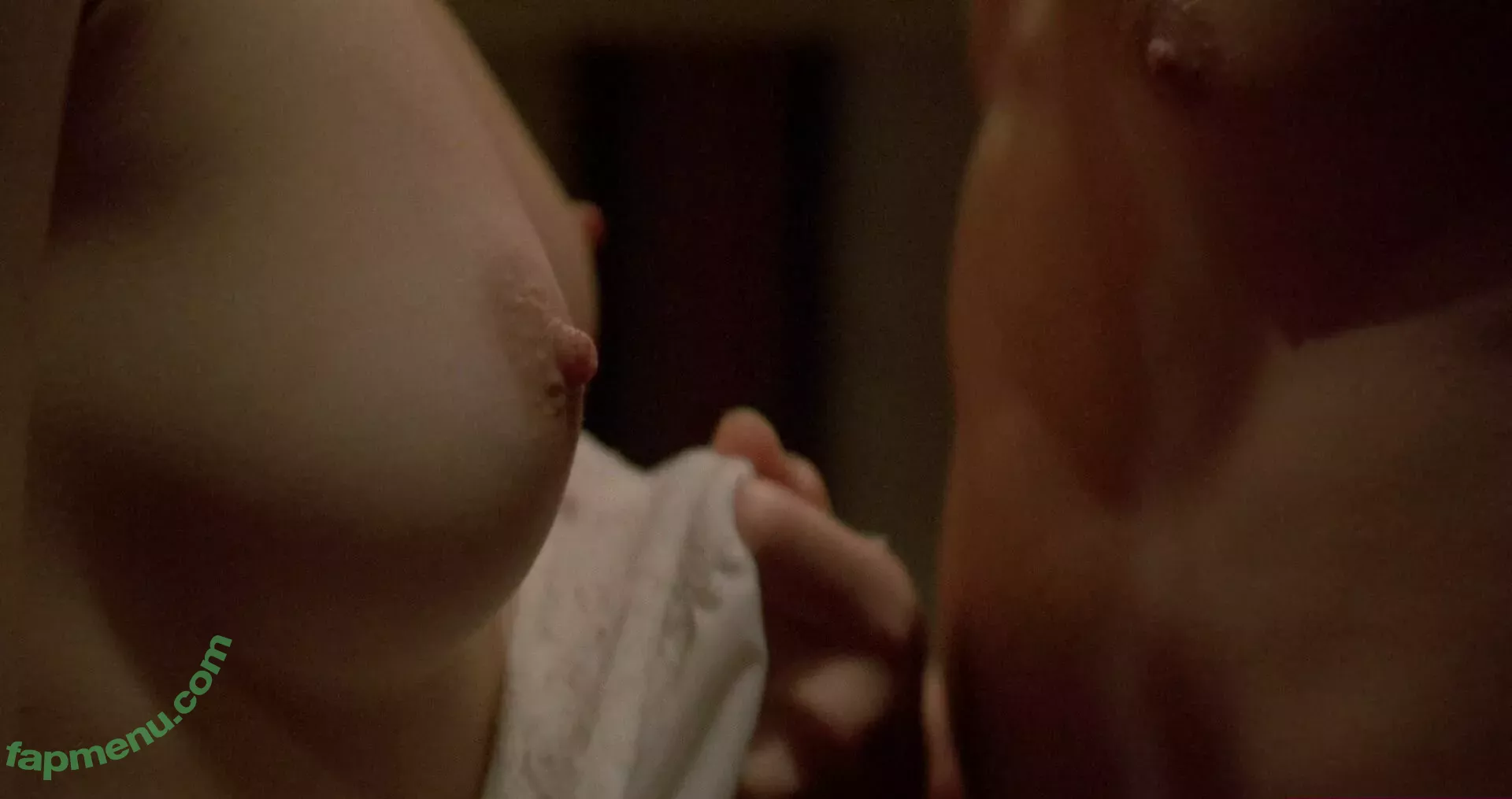 Lea Thompson nude photo #0001 (lea.thompson / lea_thompson)