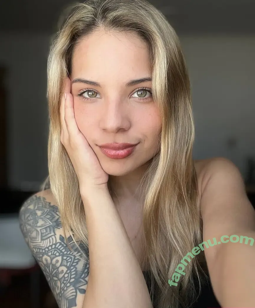 lea_vlmtt nude photo #0099 (Léa Valmont)