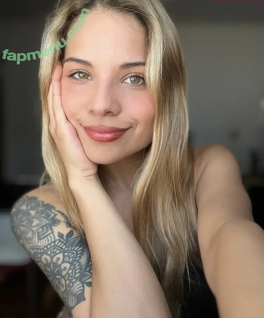 lea_vlmtt nude photo #0100 (Léa Valmont)