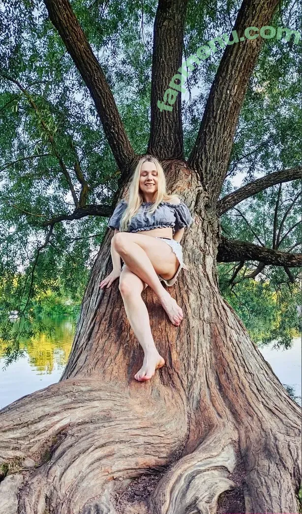 LeaFoxy nude photo #0042 (laroxy_sage)