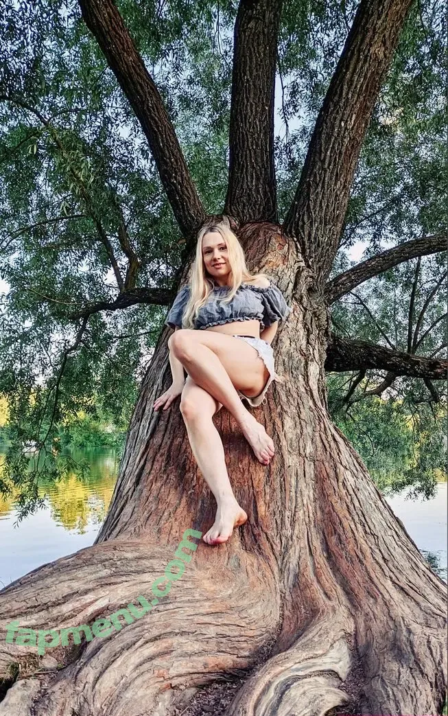 LeaFoxy nude photo #0043 (laroxy_sage)