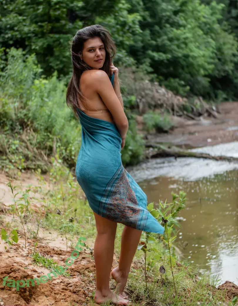 Leah Gotti nude photo #0934 (leahgotti / loveleahgotti)