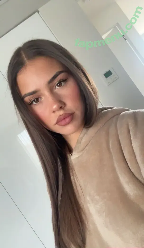 Leah Halton nude photo #1551 (leahhalton / leahhaltons / looooooooch)