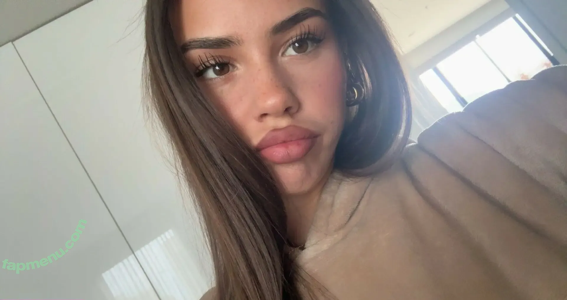 Leah Halton nude photo #1552 (leahhalton / leahhaltons / looooooooch)