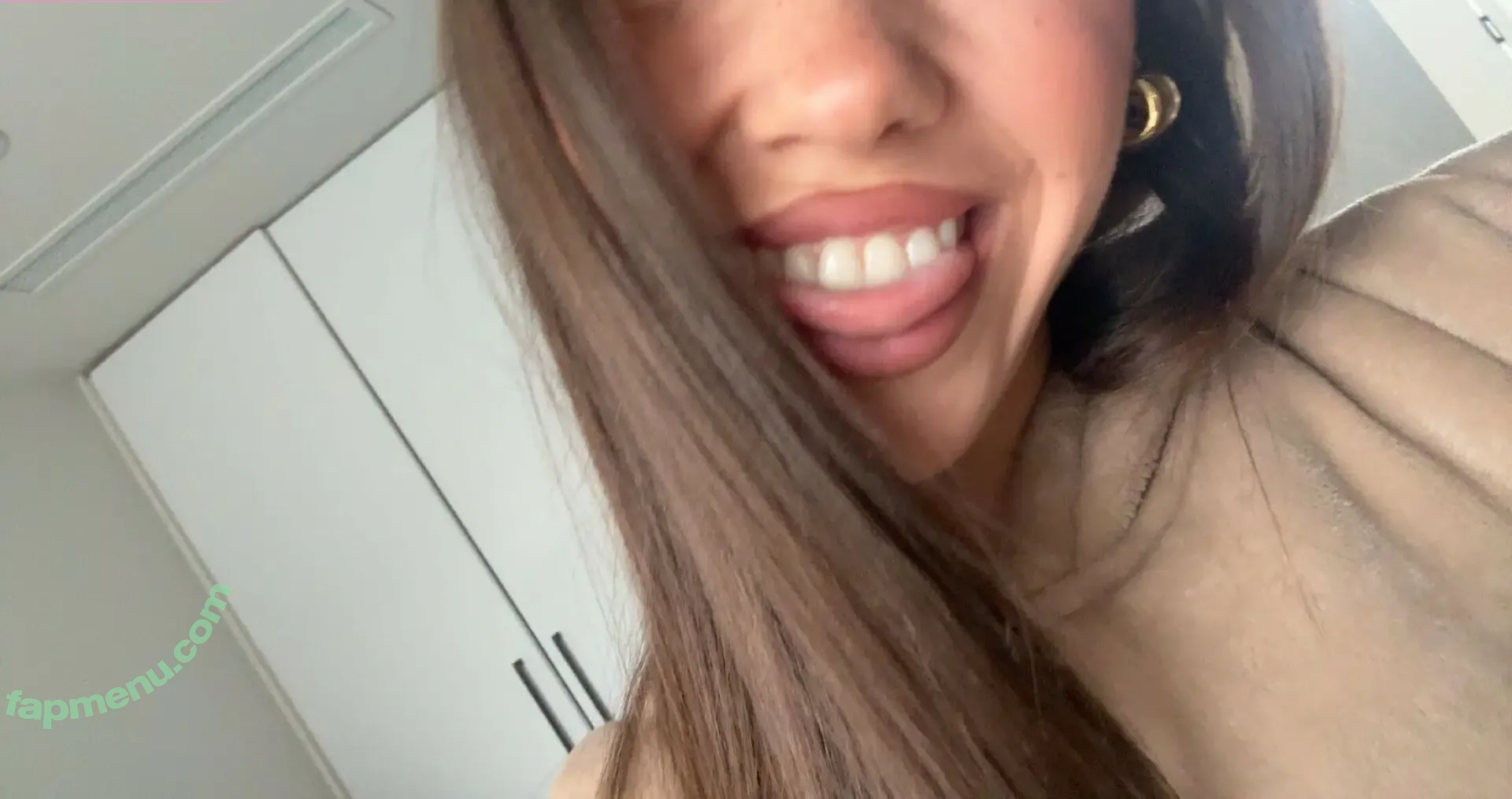 Leah Halton nude photo #1556 (leahhalton / leahhaltons / looooooooch)